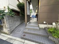 レオパレス桜丘第２ エントランス
