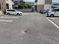 レオネクスト大町東 駐車場