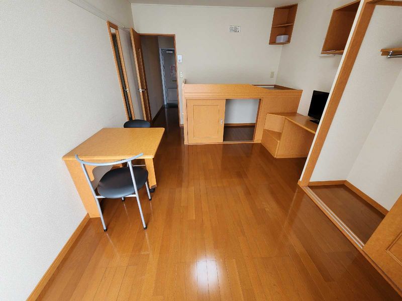 レオパレスエスポワール 居間