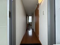 レオパレスレ・カトルーユ 玄関