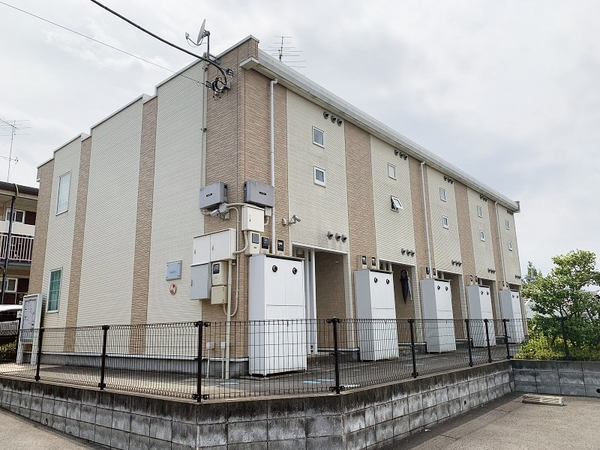 Bên ngoài LEONEXT Avenir