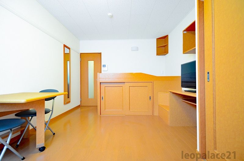 レオパレスサークル 居間