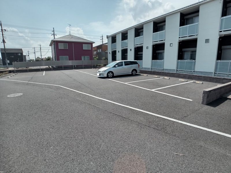 レオネクストシュエット　パトリ 駐車場