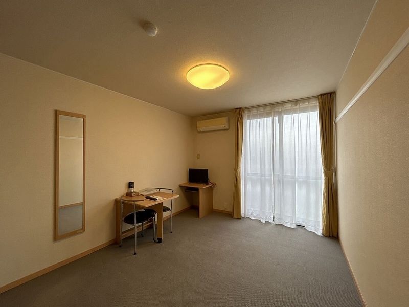 レオパレスグリーンパイン松本 居間