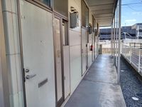 レオパレス方地西 玄関