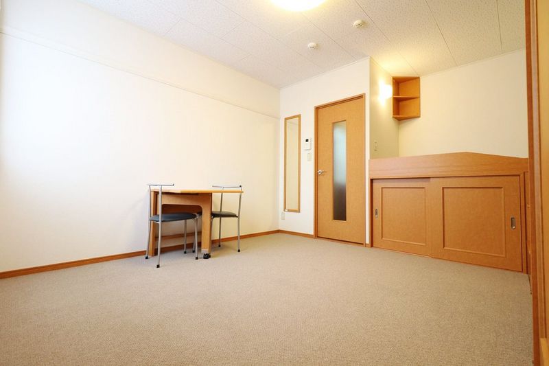 レオパレスグリーンヒルズ 居間