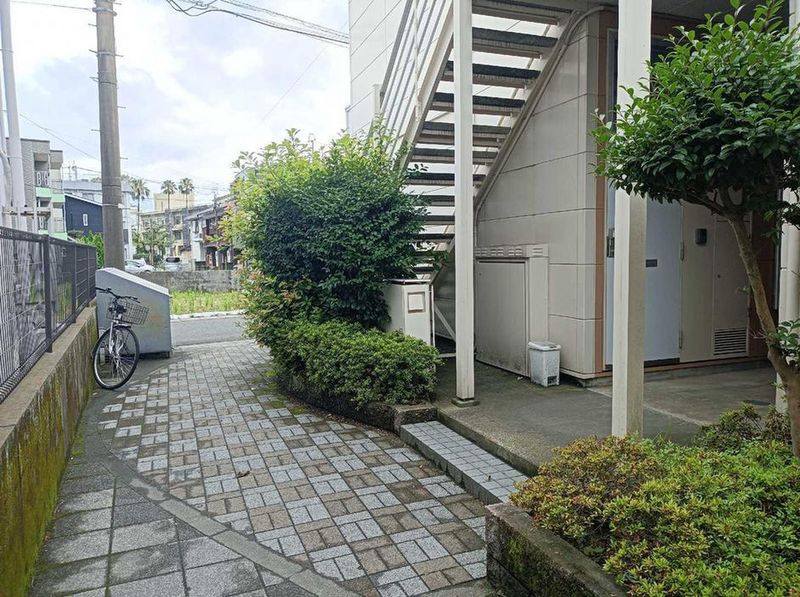 レオパレスしもあらた エントランス