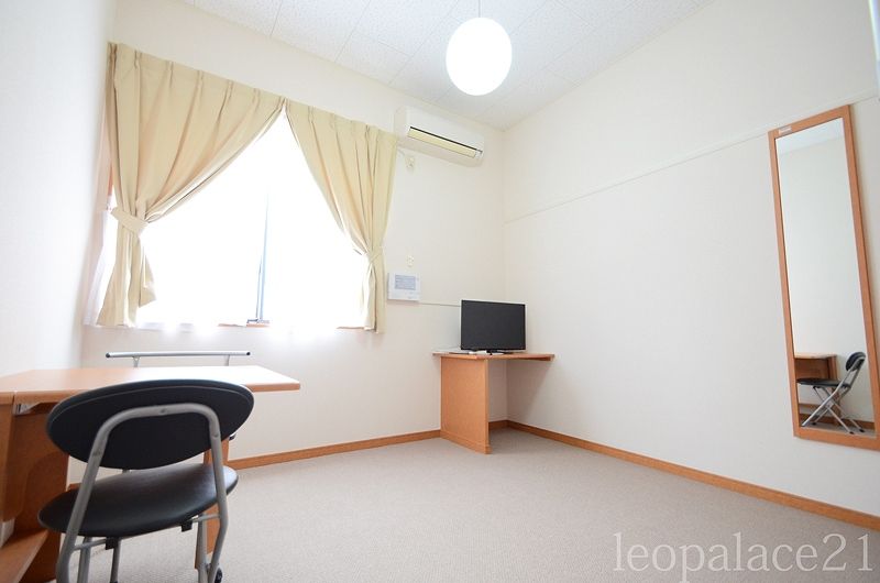 leopalace Oppama Living room