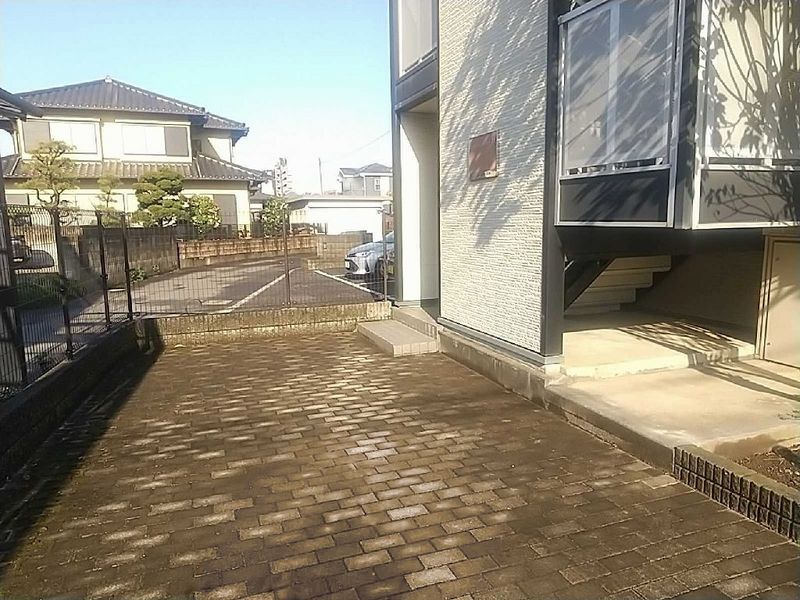 レオパレス所沢航空公園 エントランス