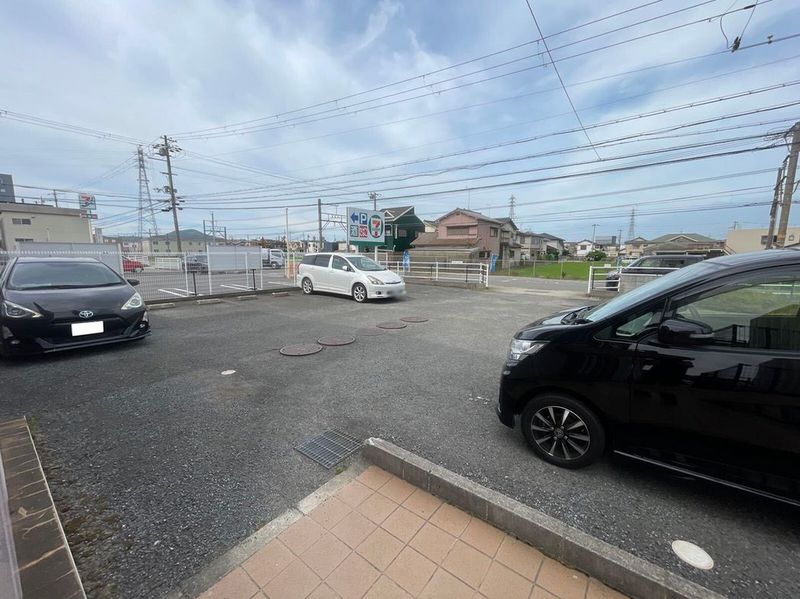 レオパレス実樹 駐車場