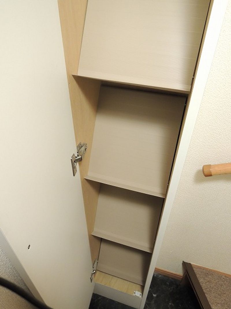 レオパレス白井 玄関