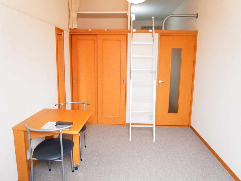 レオパレス伊屋ノ免 居間