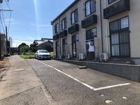 レオパレスエクレール君塚 駐車場