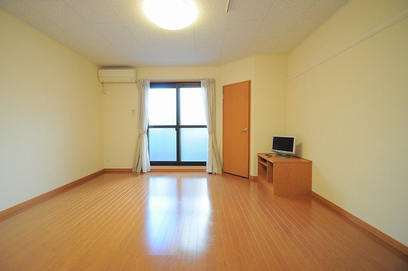 レオパレス鎌倉台Ⅱ 居間