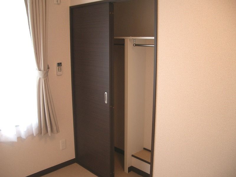 レオネクストアメニティー清水 収納