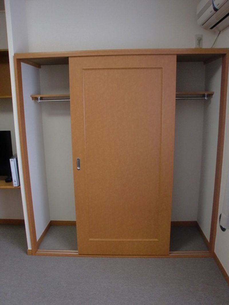 レオパレスタンポポ 収納