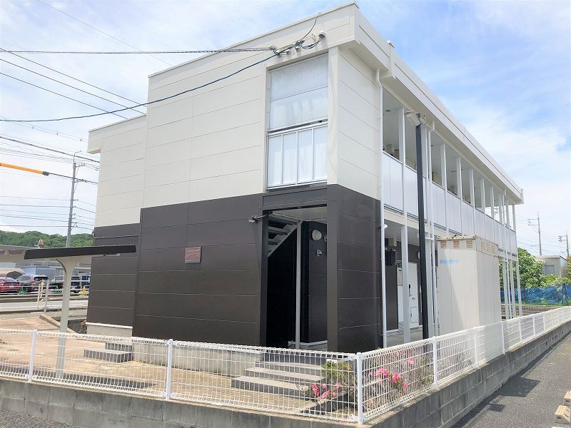 レオパレスニューカロデン 外観
