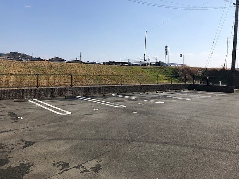 レオパレスシーナ・アイ 駐車場