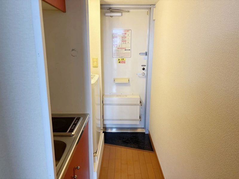 レオパレス山崎８５ 玄関