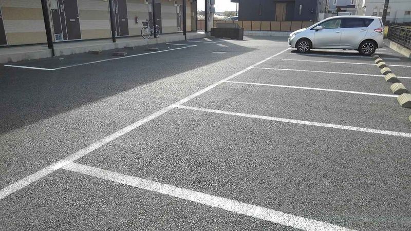 レオパレスひねもす 駐車場
