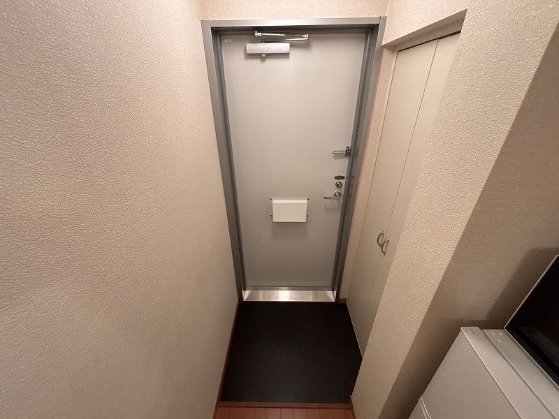レオパレスたぶの木 玄関