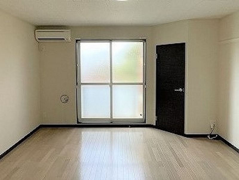 レオネクストＨＩＤＡＭＡＲＩ 居間