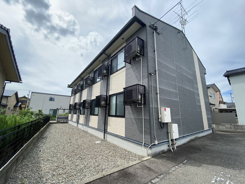 レオパレスサンブロス 外観