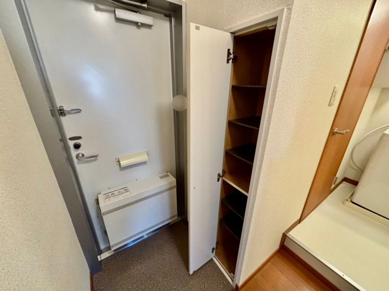 レオパレスエーデルハイムテヅカ 玄関