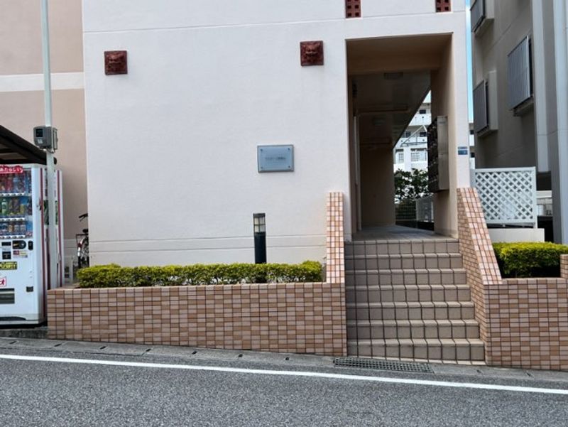 レオパレスヘリテージ新都心 エントランス