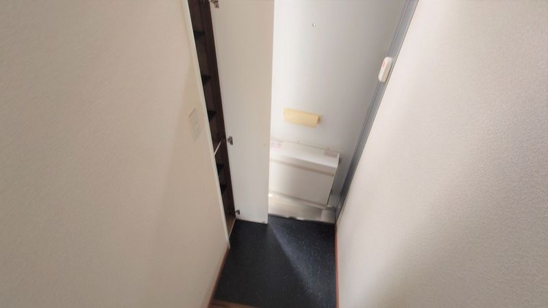 レオパレスグリーンライン 玄関