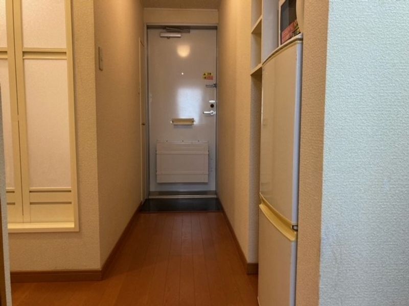 レオパレスウエストⅠ 玄関