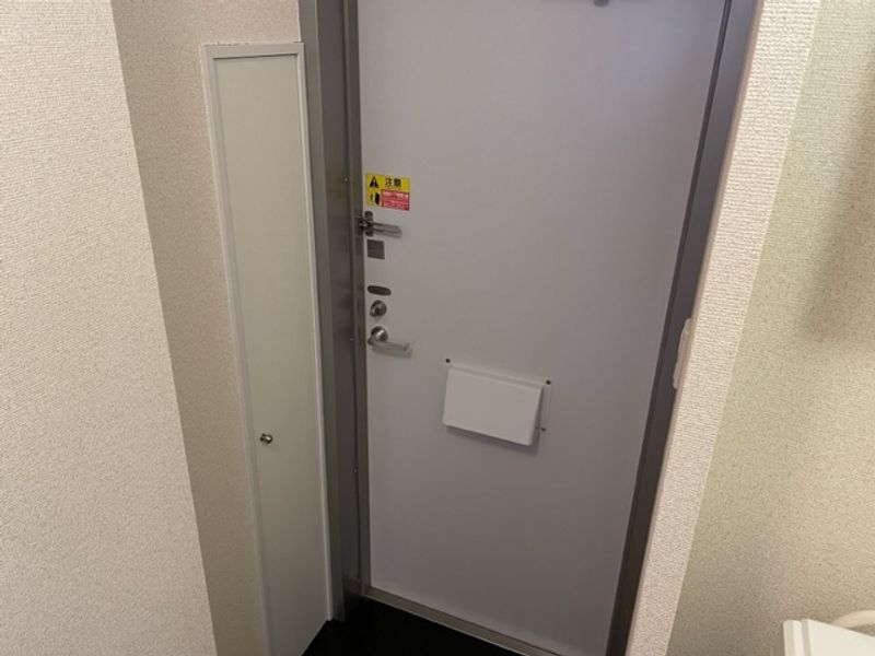 レオパレスカーマ９２９ 玄関