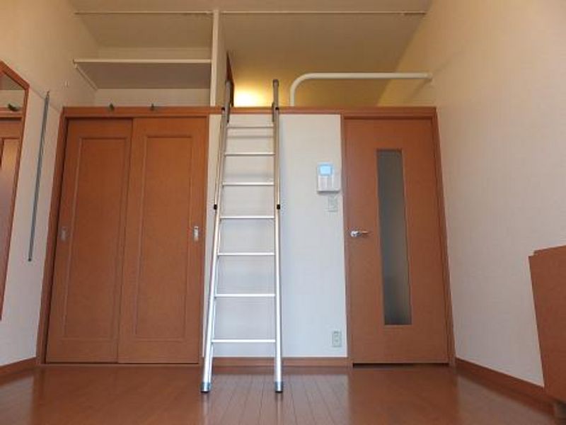 レオパレスコンプリートＹ 居間