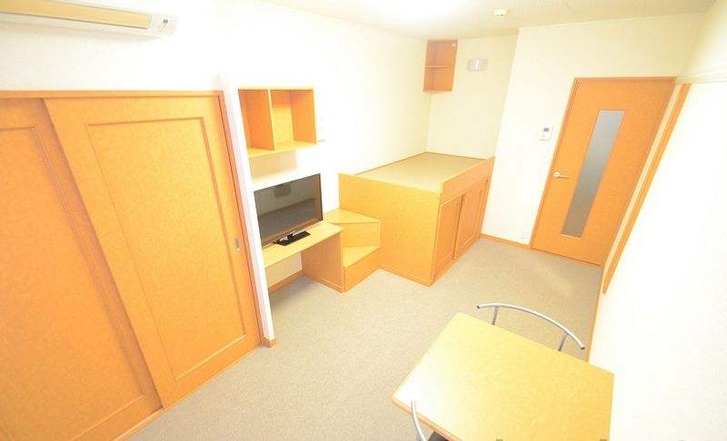 レオパレスハマダテ 居間