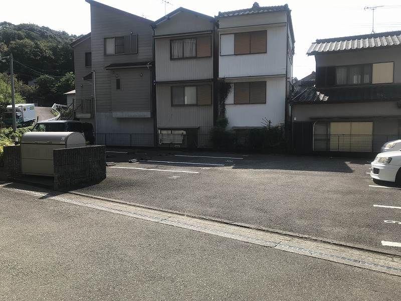 レオパレスパル２００２ 駐車場