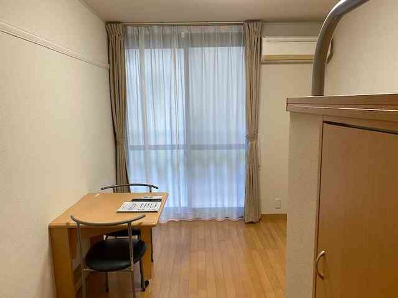 レオパレスパインフィールド 居間