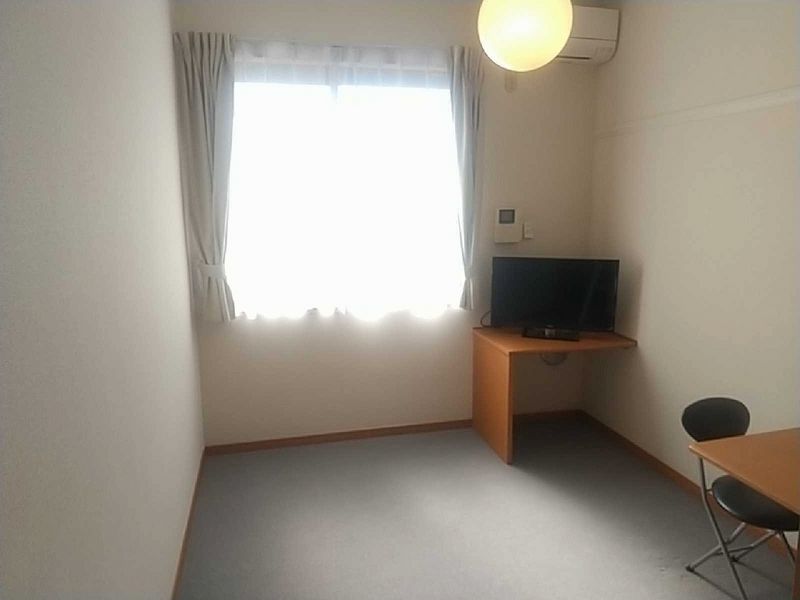 レオパレスわかば 居間