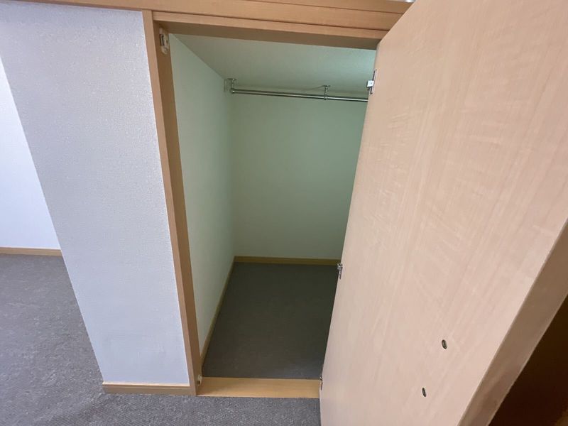 レオパレスピアット 収納