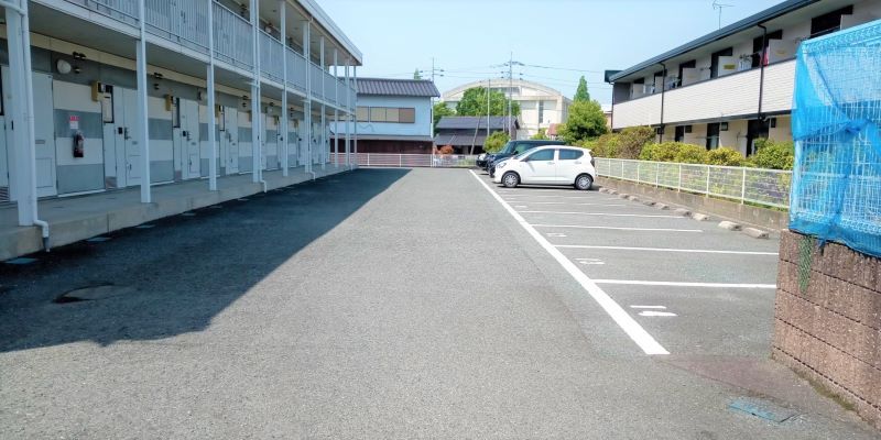 レオパレスシャローⅡ 駐車場