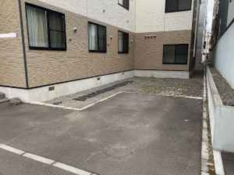 レオパレストーヤ 駐車場