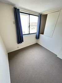 レオパレスメゾエクセル 居間