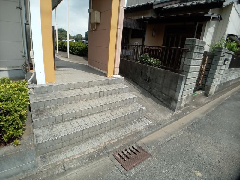 レオパレス北本西Ⅲ エントランス