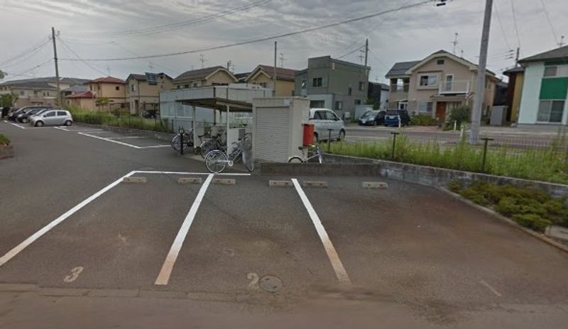 レオパレスハーモニー 駐車場