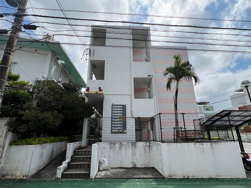 レオパレス花風 エントランス