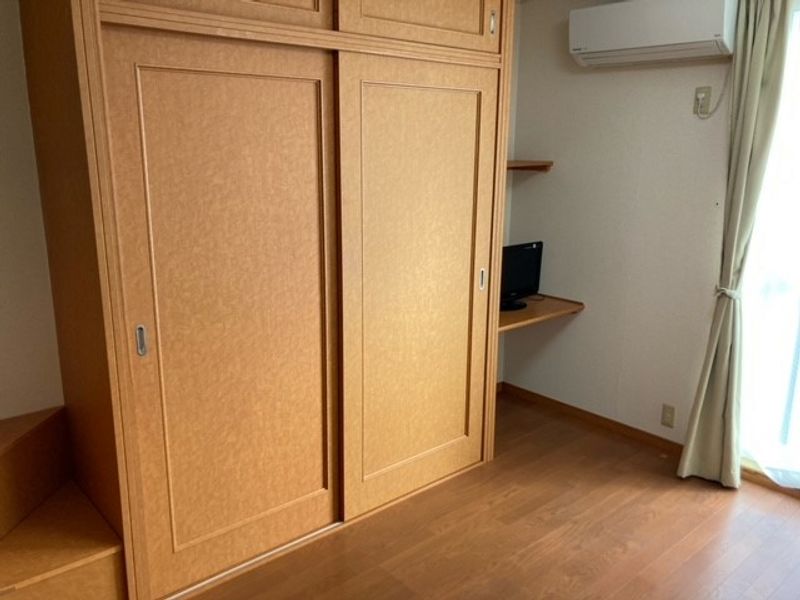 レオパレスオアシス 居間