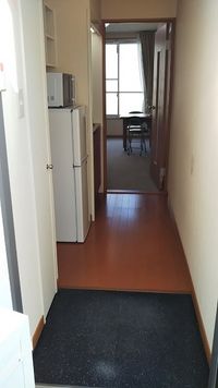 レオパレスプラザ中神谷 玄関