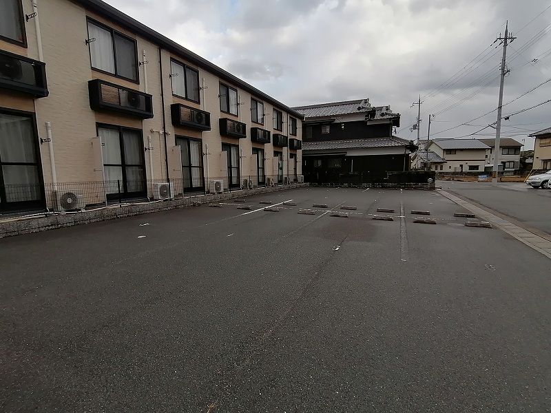 レオパレスきらり 駐車場
