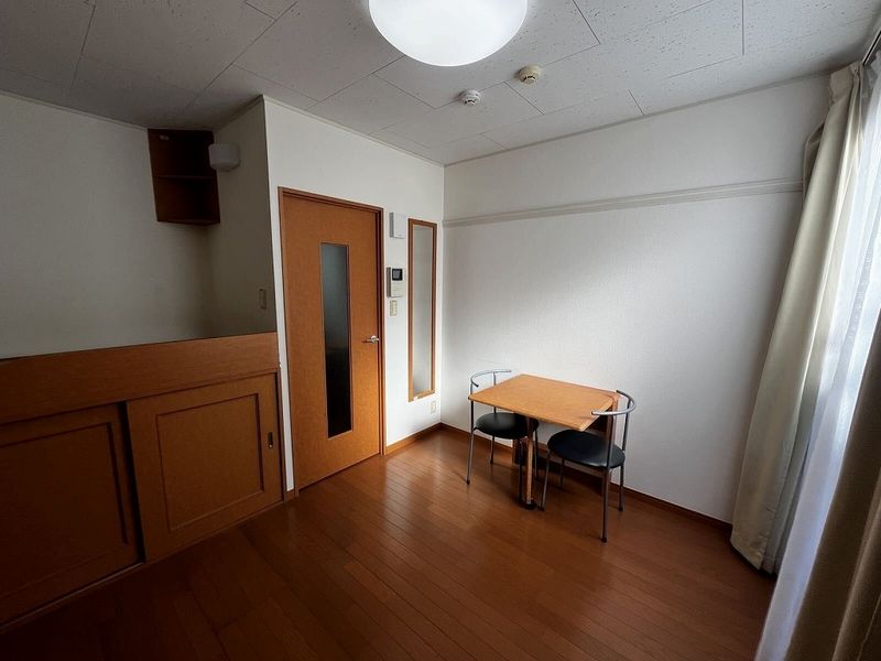 レオパレスコンフォート成城 居間