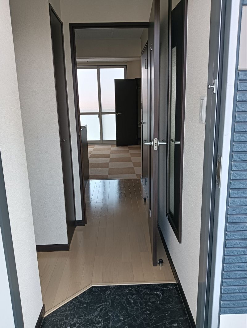 レオネクストロイヤル 玄関
