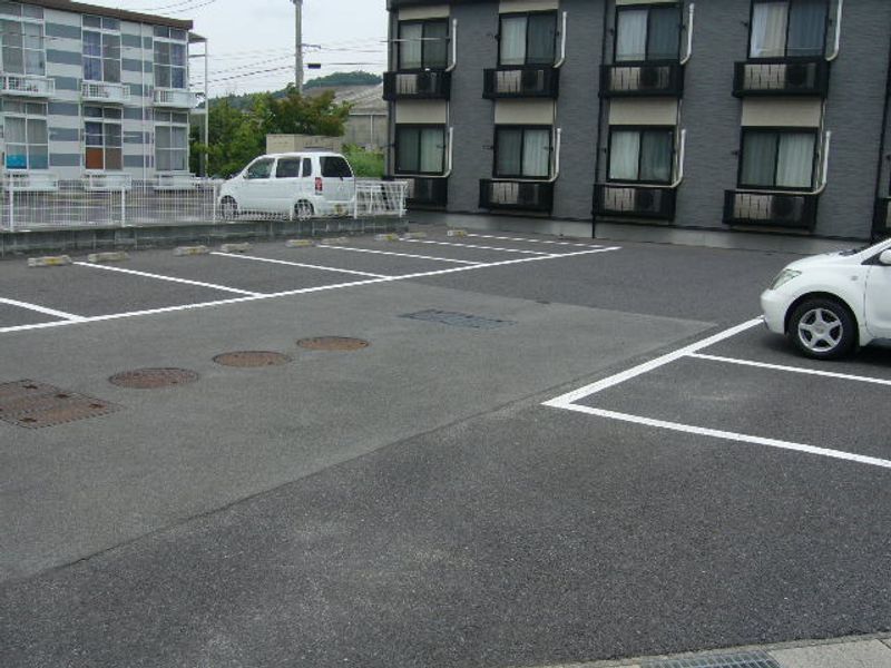 レオパレス関船 駐車場